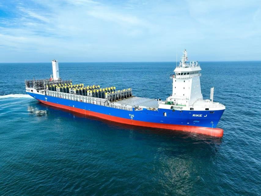  Celtic Sea - RIKE J               transiting Celtic Sea