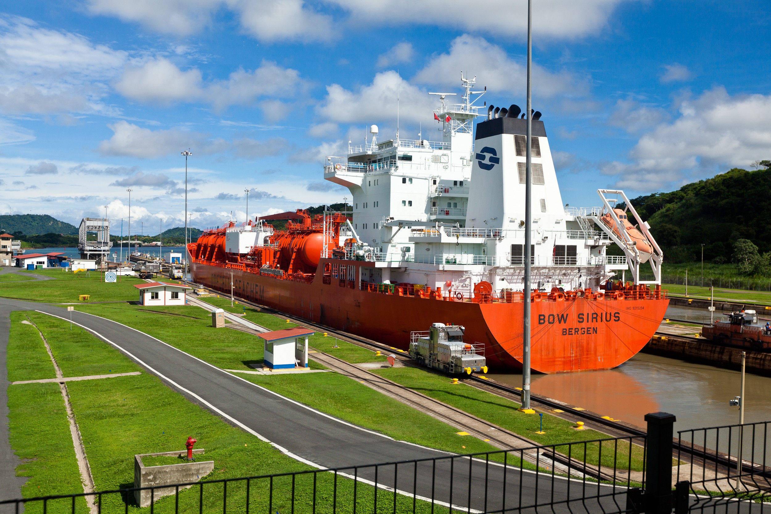 Transit: BOW SIRIUS           entering English South Coast at The Dover Strait