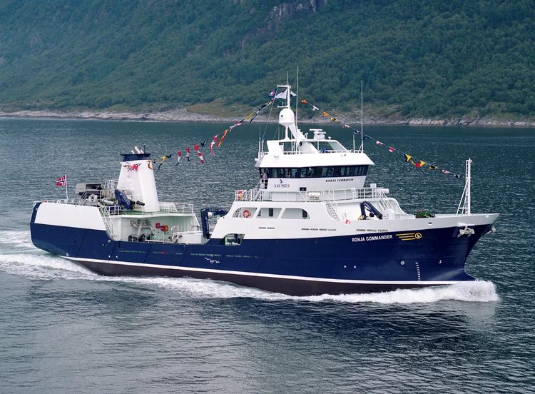  Irish Sea - RONJA COMMANDER transiting Irish Sea off Anglesey