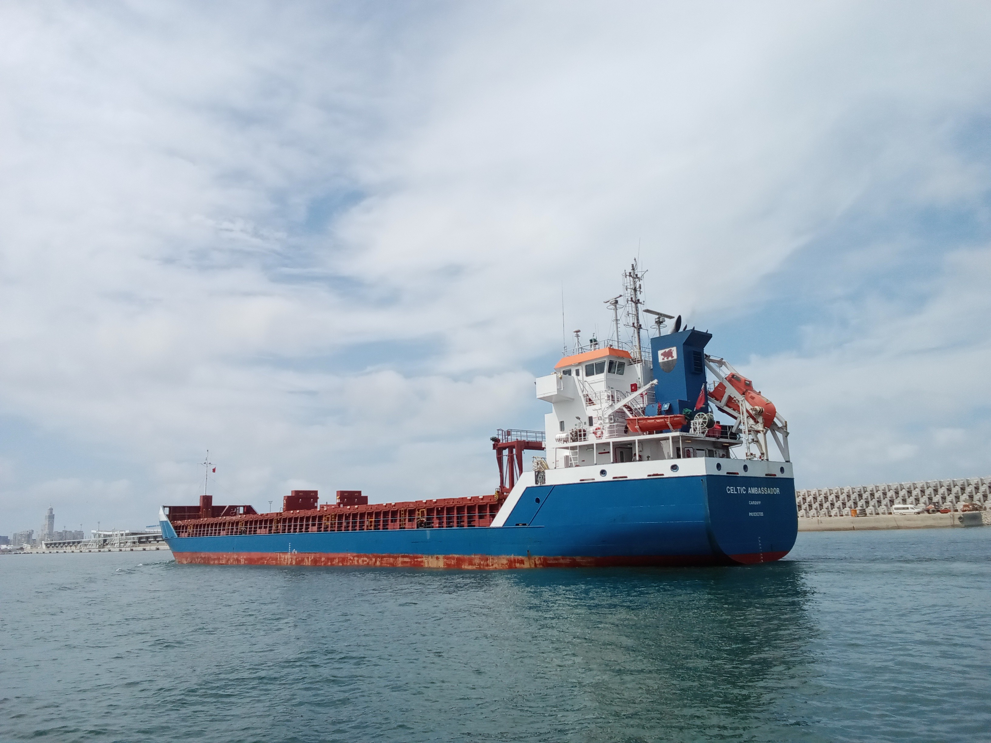Transit: CELTIC AMBASSADOR    entering English South Coast at The Dover Strait