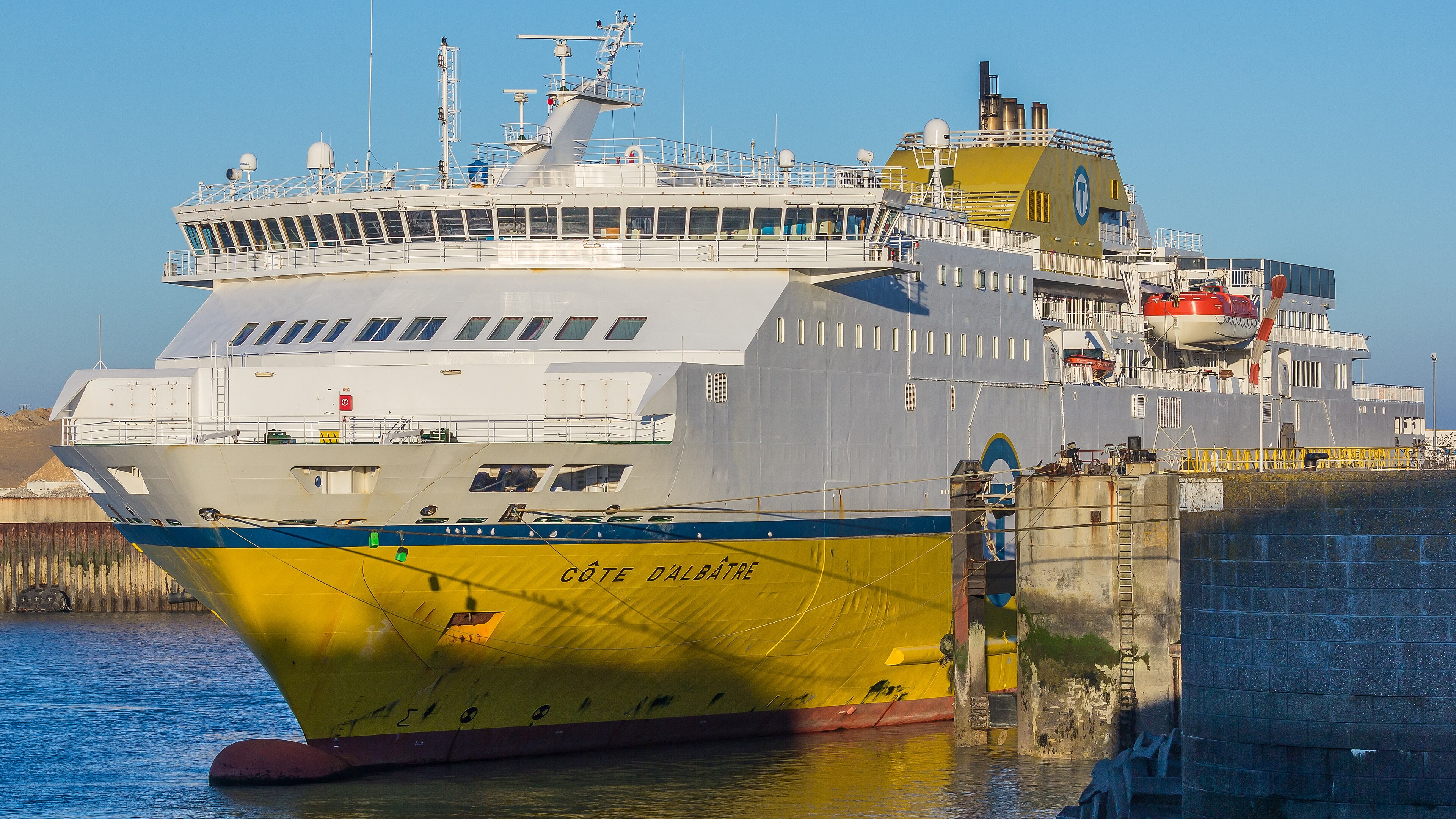  Irish Sea - COTE D'ALBATRE       transiting St Georges Channel