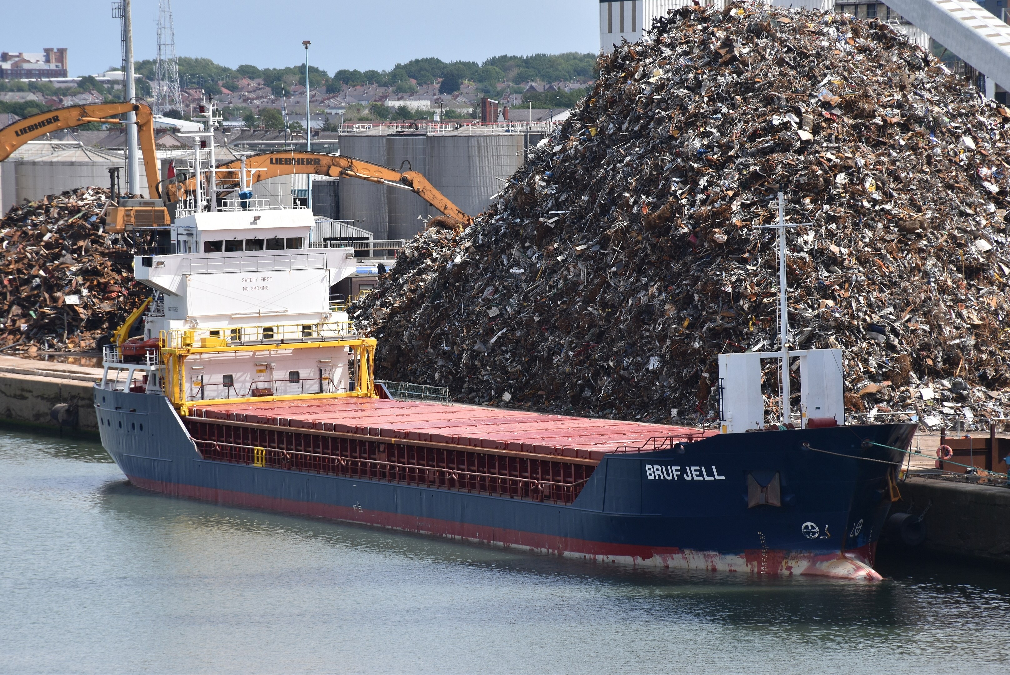 Transit: BRUFJELL             entering English South Coast at The Dover Strait