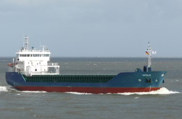 Transit: NATALIE entering English South Coast at The Dover Strait