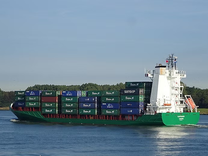  Irish Sea - ELBTRADER transiting St Georges Channel
