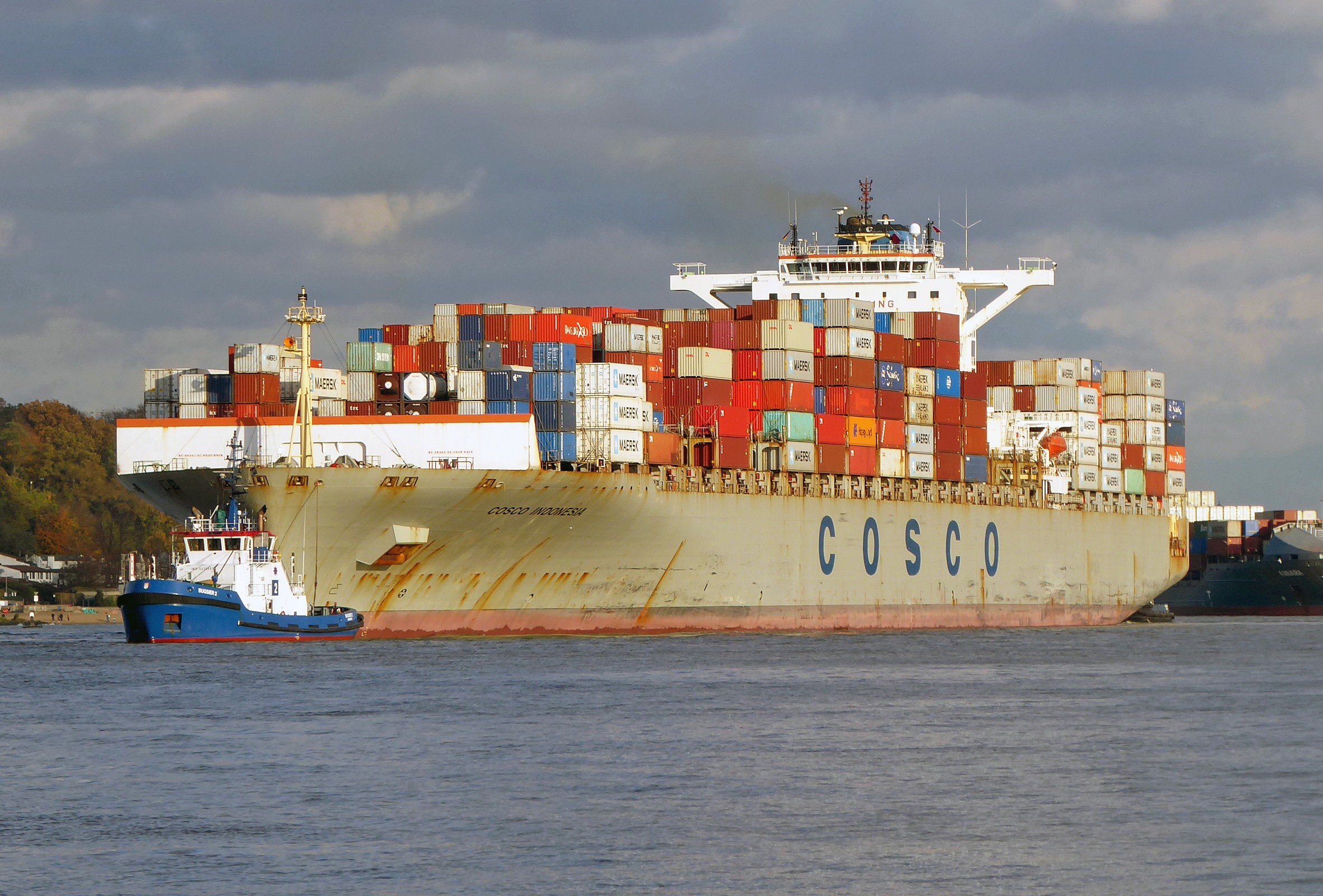 Transit: COSCO INDONESIA      entering English South Coast at The Dover Strait