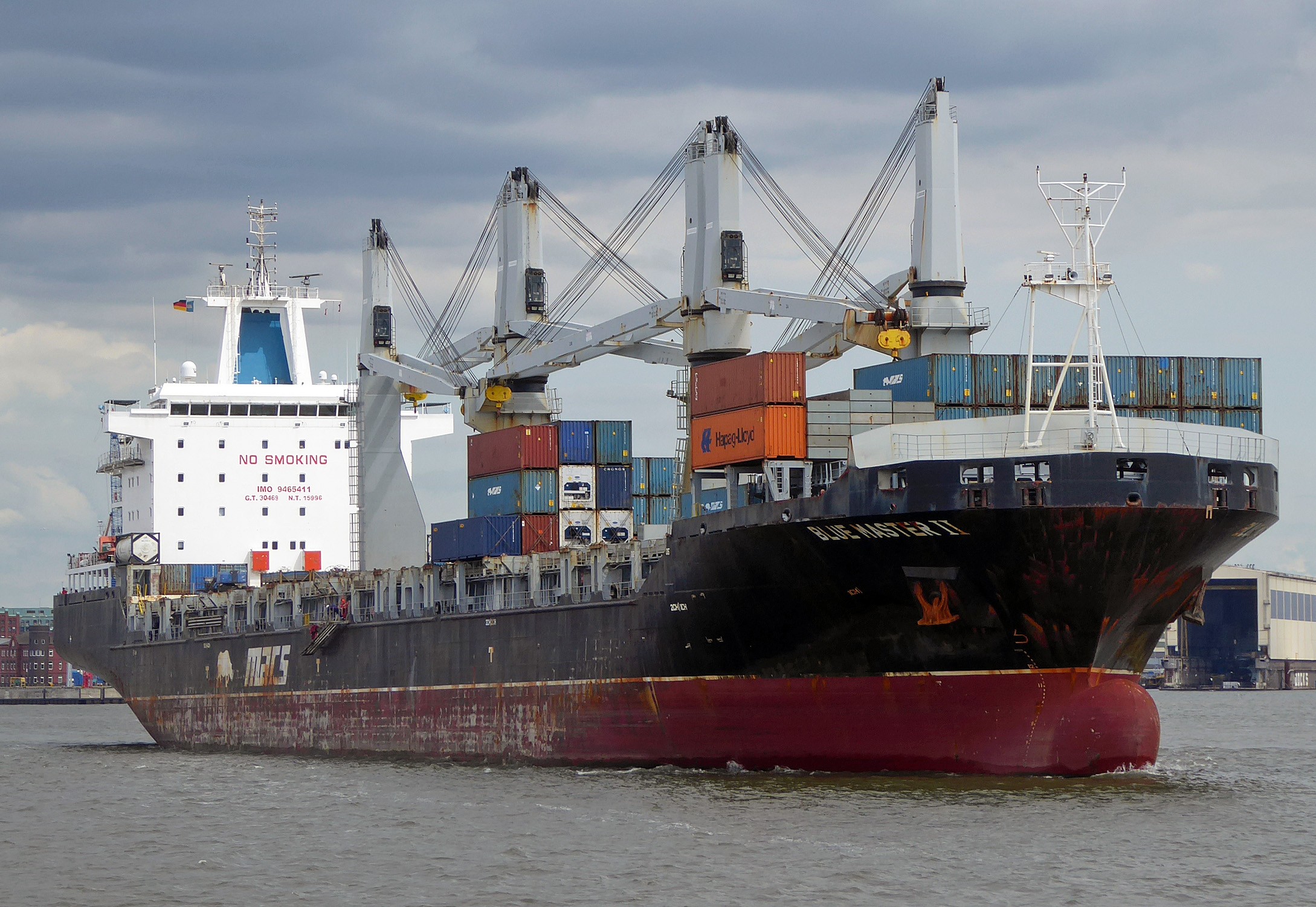 Transit: BLUE MASTER II entering English South Coast at The Dover Strait