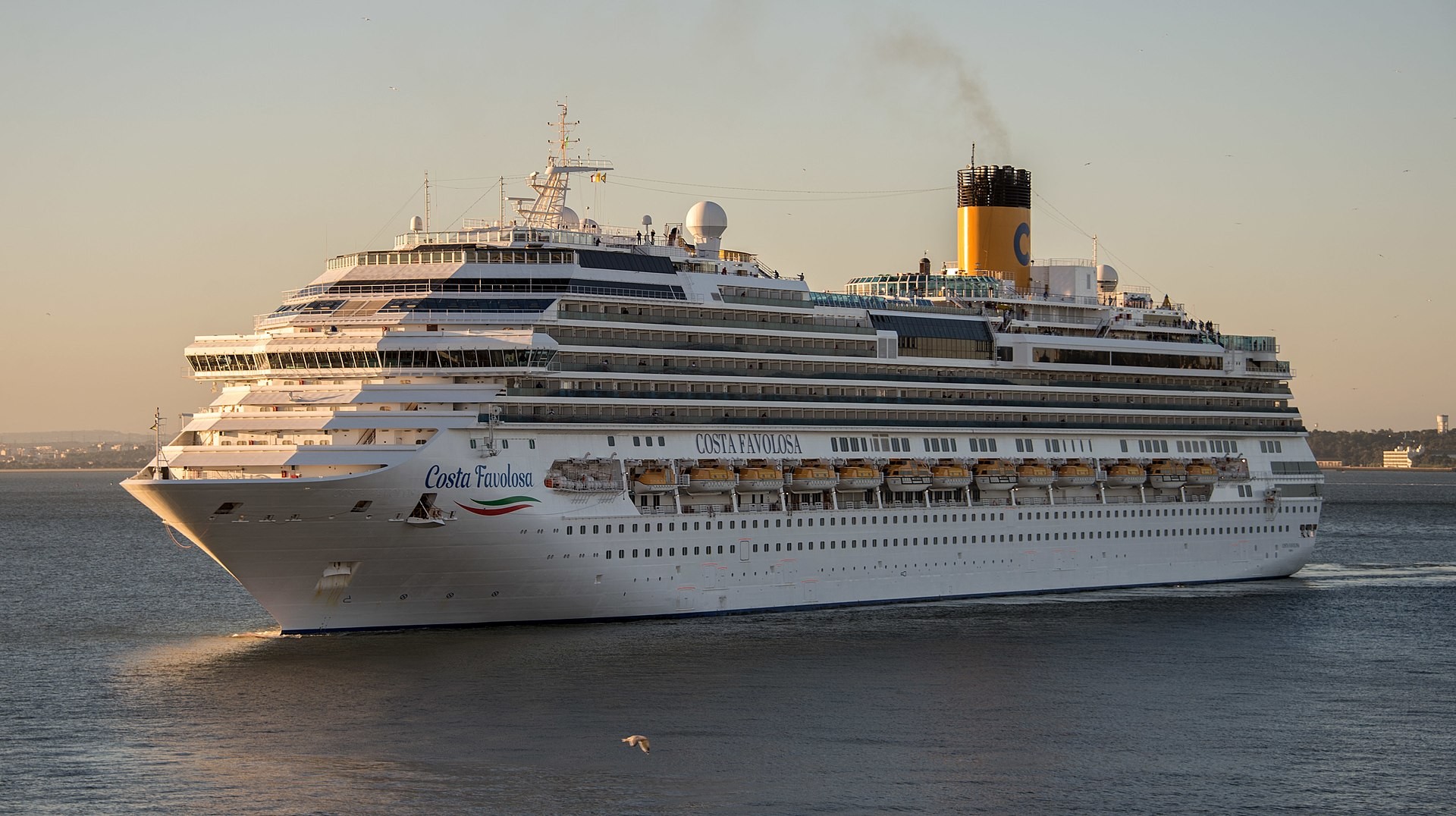 Transit: COSTA FAVOLOSA entering English South Coast at The Dover Strait