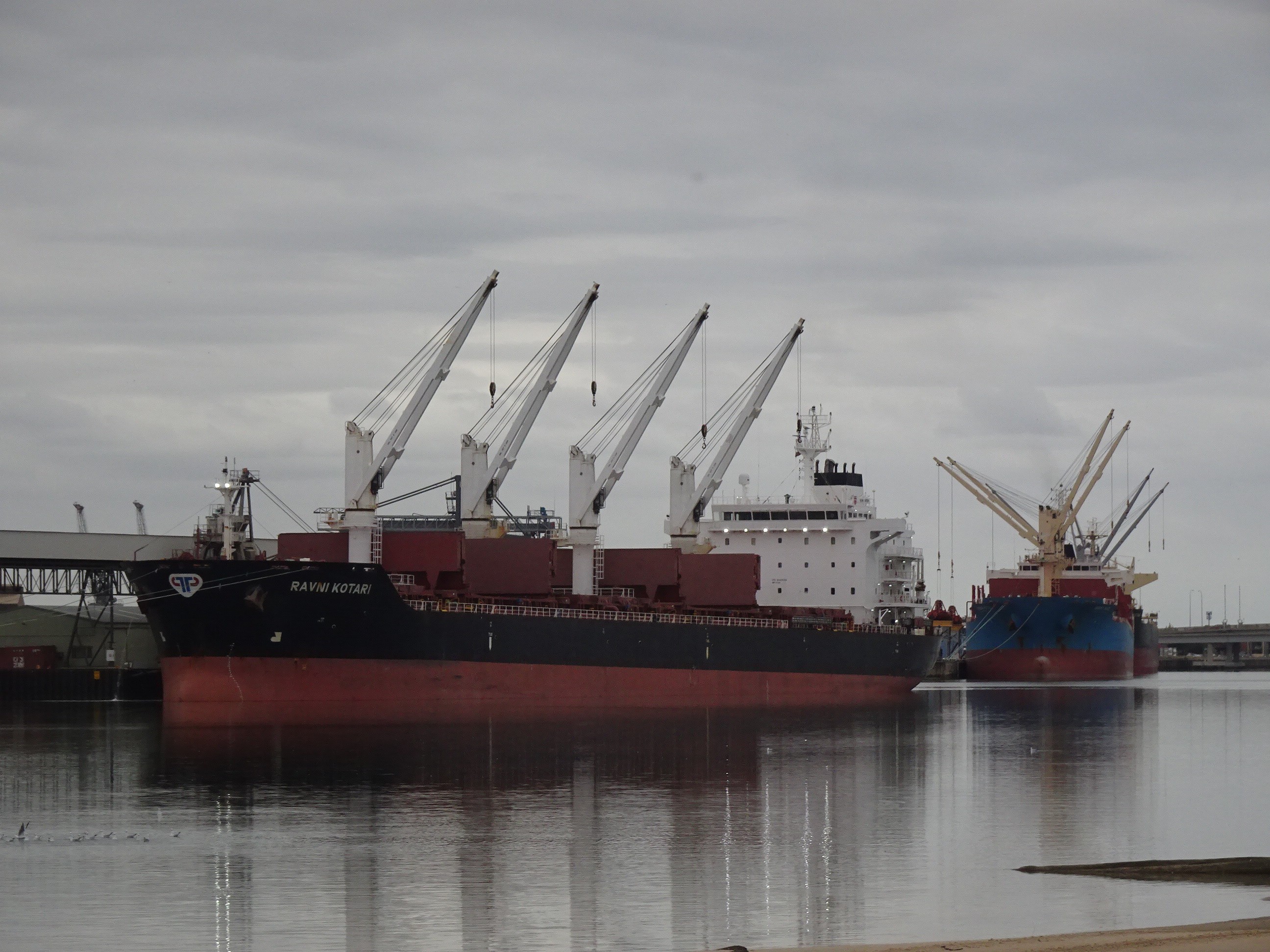 Transit: AP KUPARI            entering English South Coast at The Dover Strait