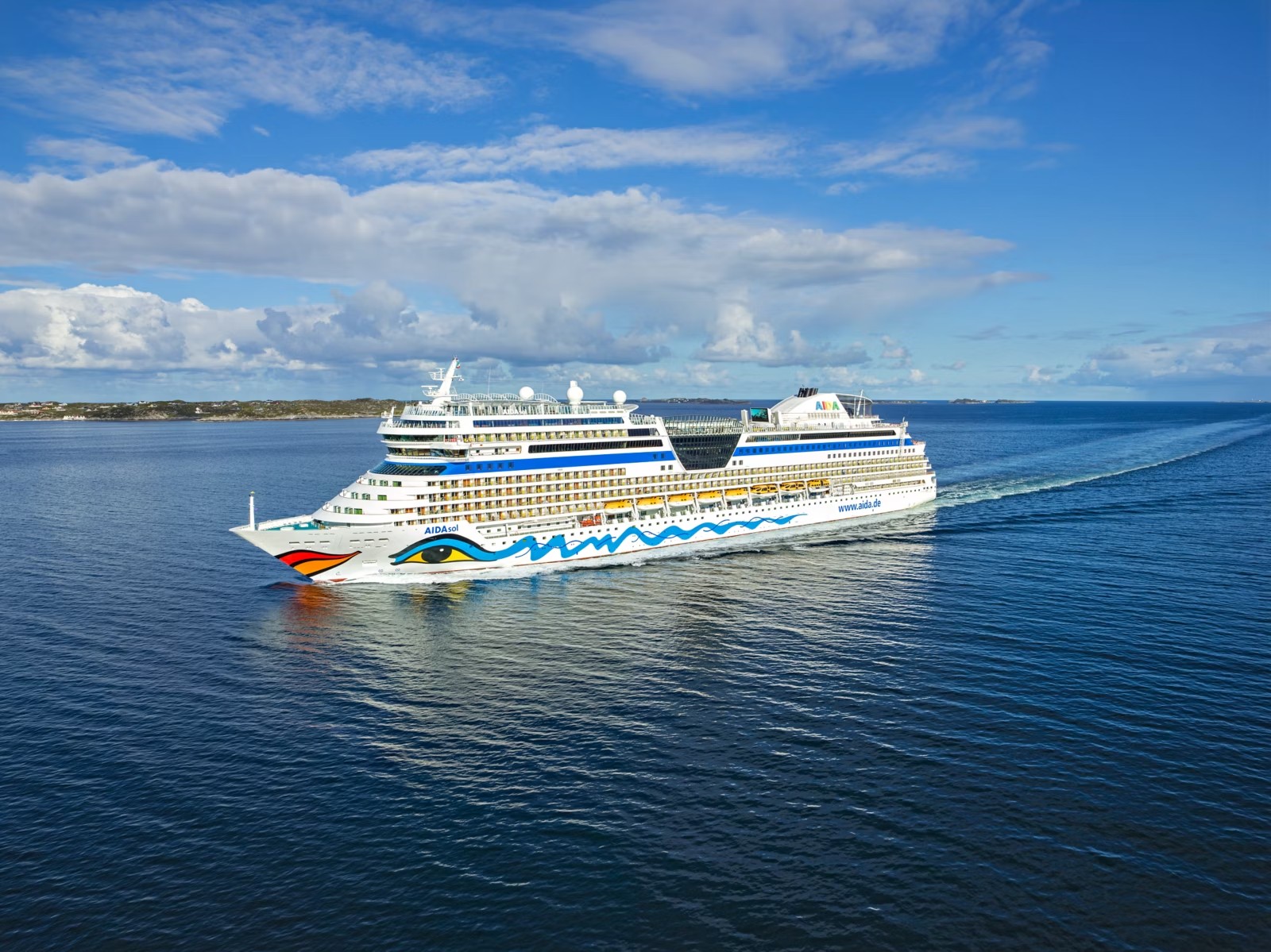 Transit: AIDASOL entering English South Coast at The Dover Strait