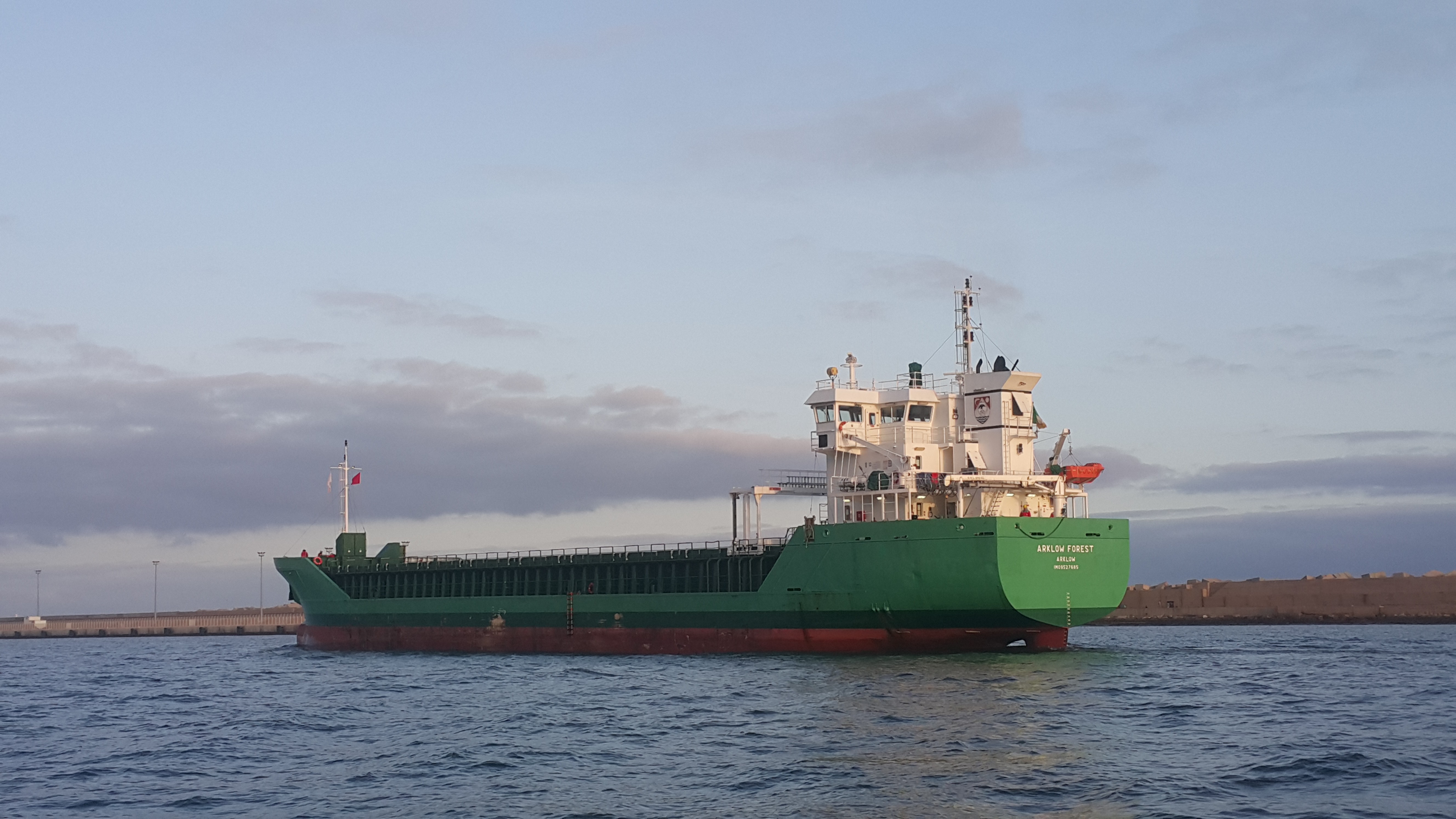 Transit: ARKLOW FOREST        entering English South Coast at The Dover Strait
