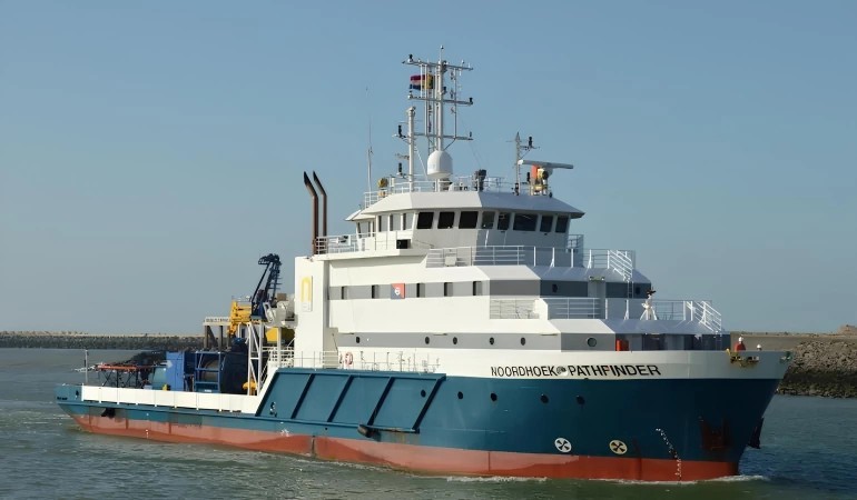  Scottish East Coast - N-SEA PATHFINDER     transiting Forth & Tay Coast