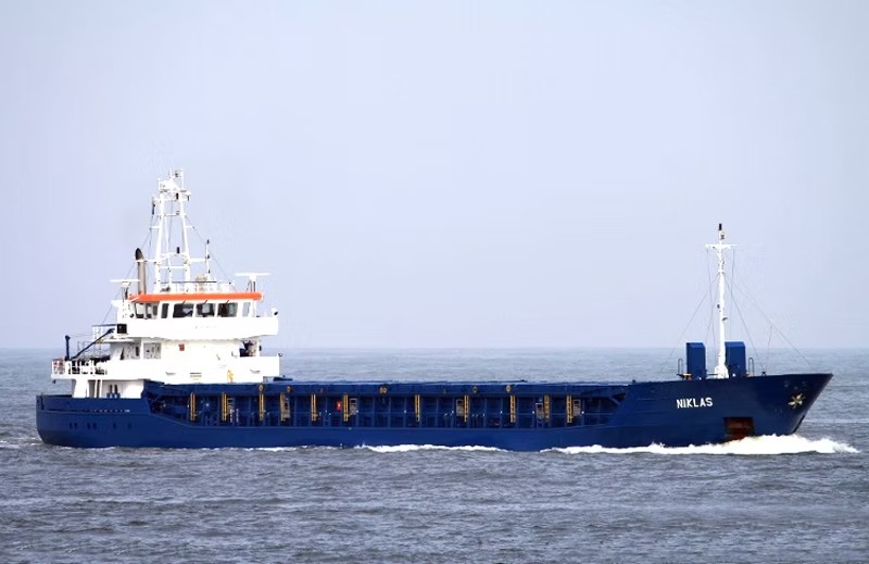 Transit: NIKLAS               entering English South Coast at The Dover Strait