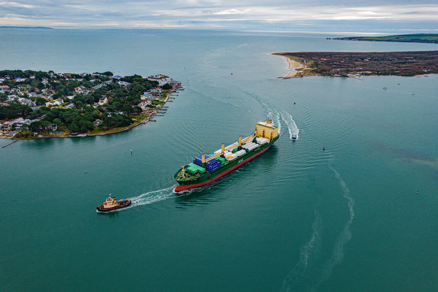 Transit: AAL PARIS            entering English South Coast at The Dover Strait