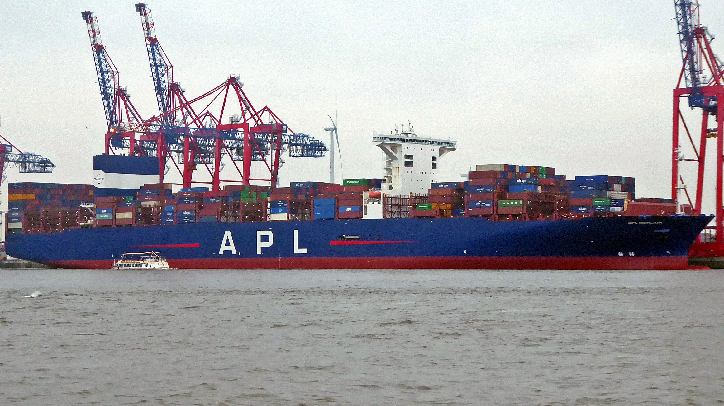 Transit: APL MERLION entering English South Coast at The Dover Strait