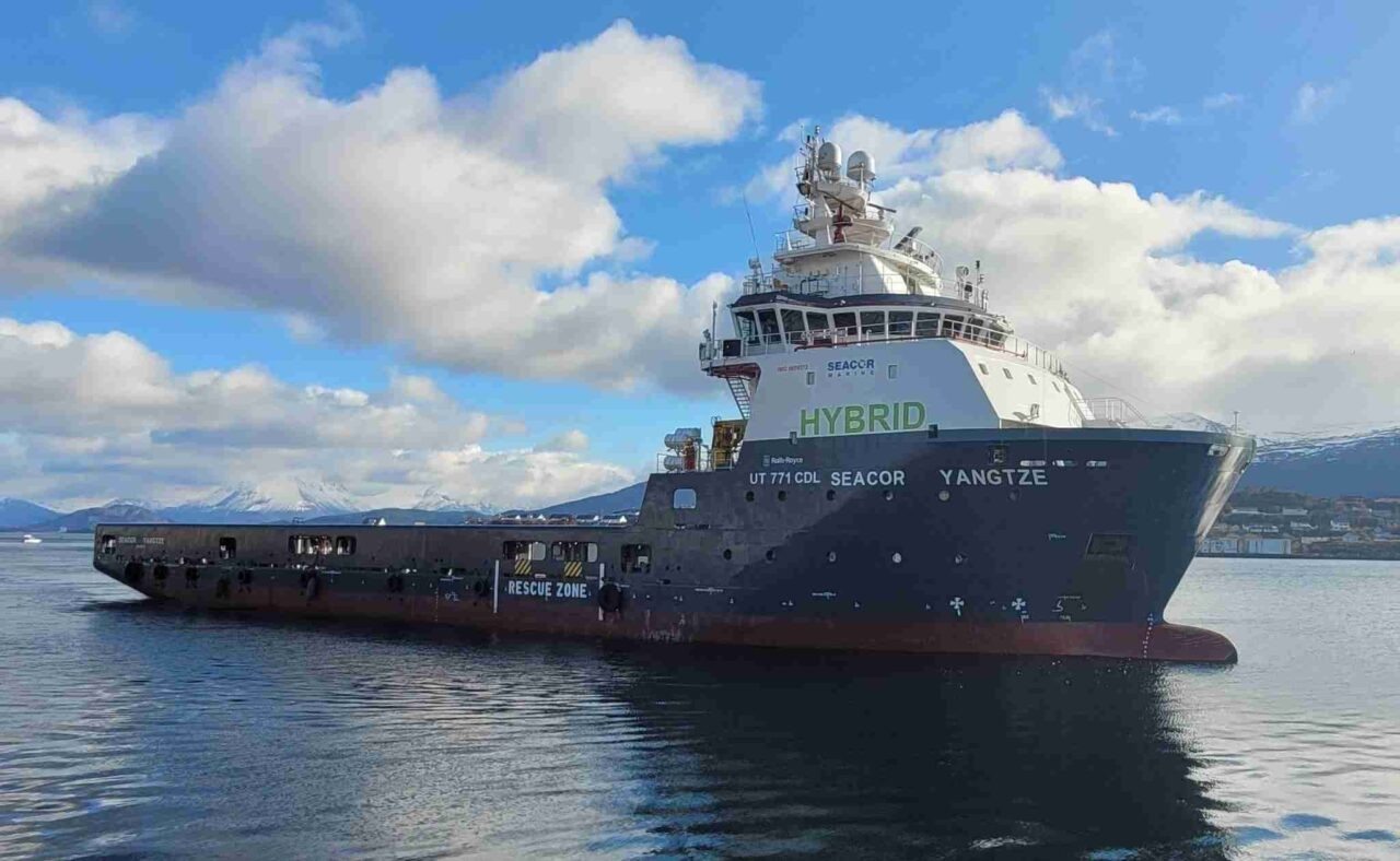  Scottish East Coast - SEACOR YANGTZE       transiting Aberdeenshire Coast