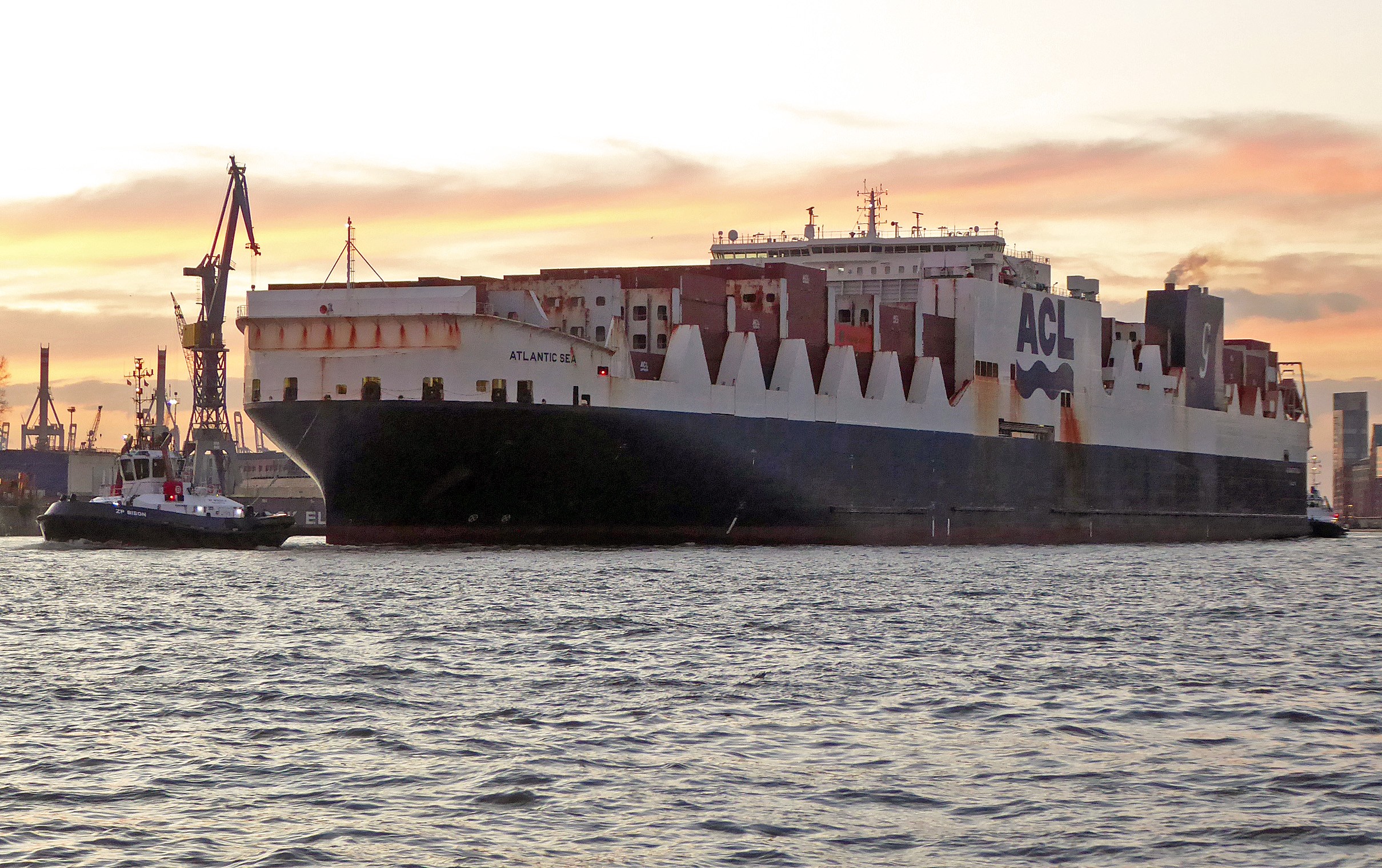  Irish Sea - ATLANTIC SEA         transiting Irish Sea off Wales