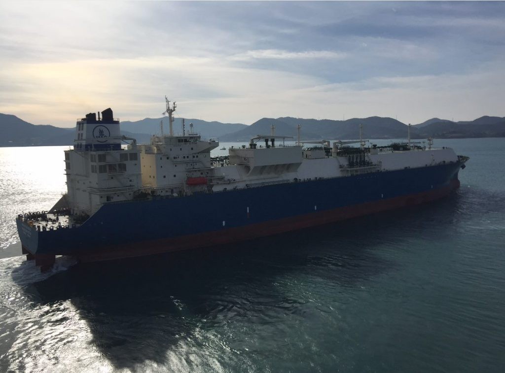 Transit: MARAN GAS HECTOR     entering English South Coast at The Dover Strait