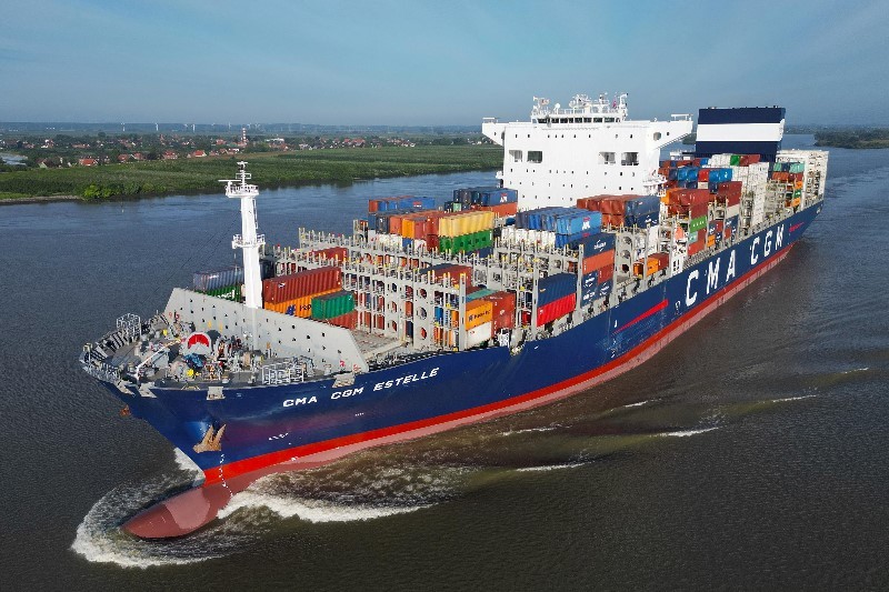 Thames Departure: CMA CGM ESTELLE