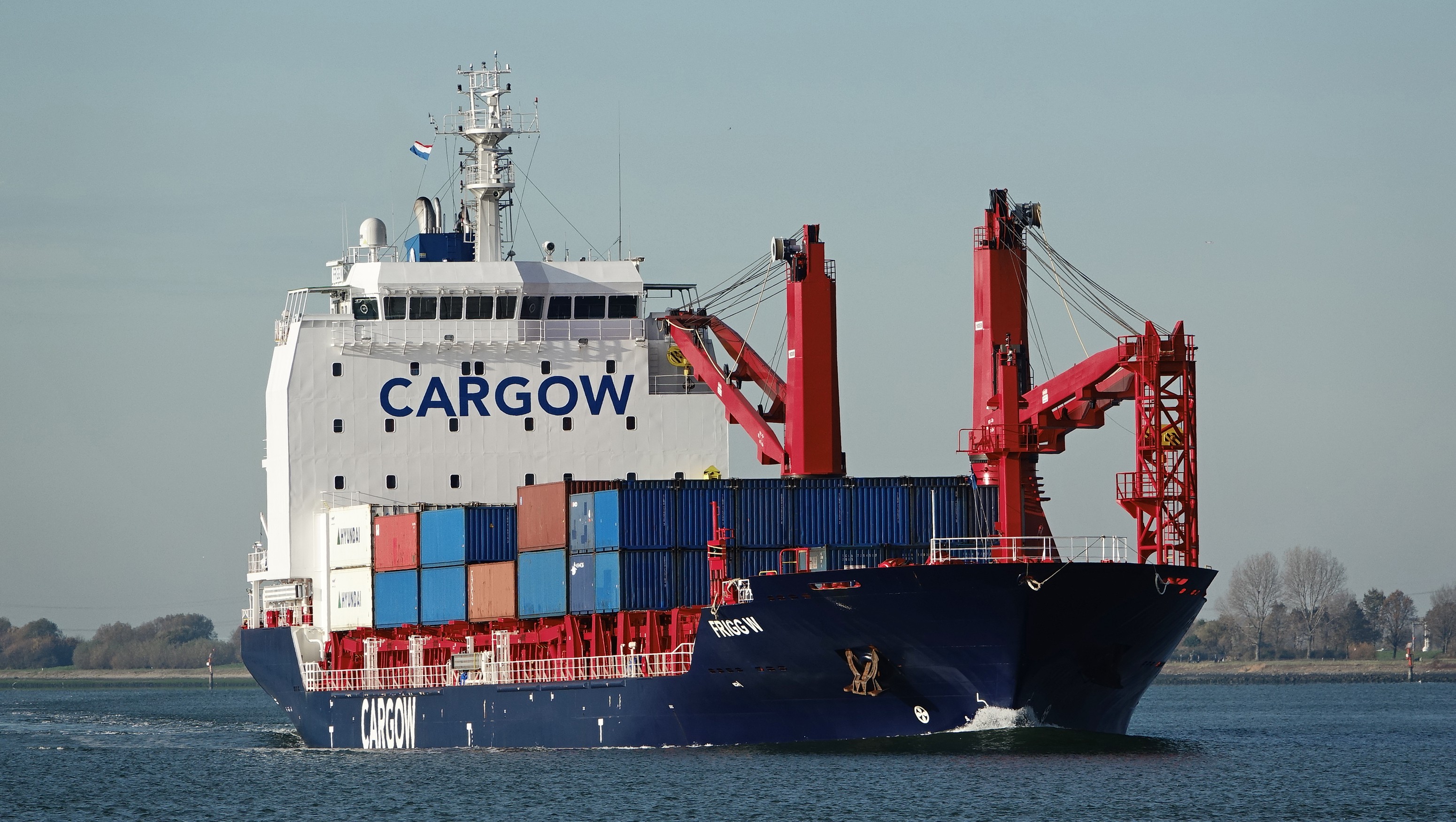  Scottish East Coast - FRIGG W              transiting Berwick Coast