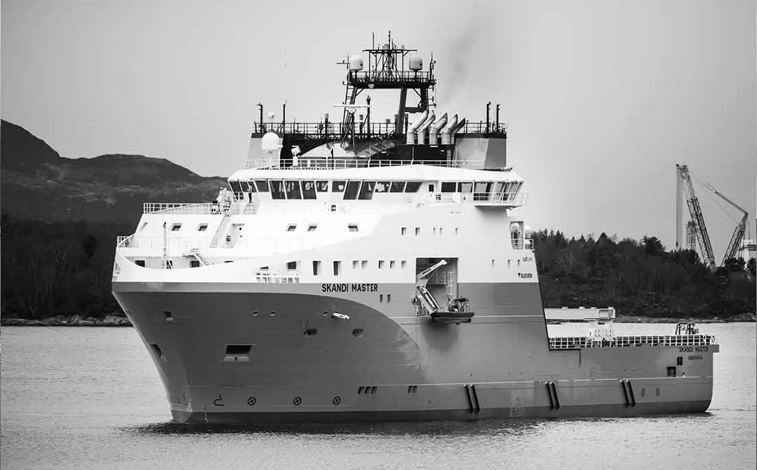  Scottish East Coast - SKANDI MASTER        transiting Berwick Coast