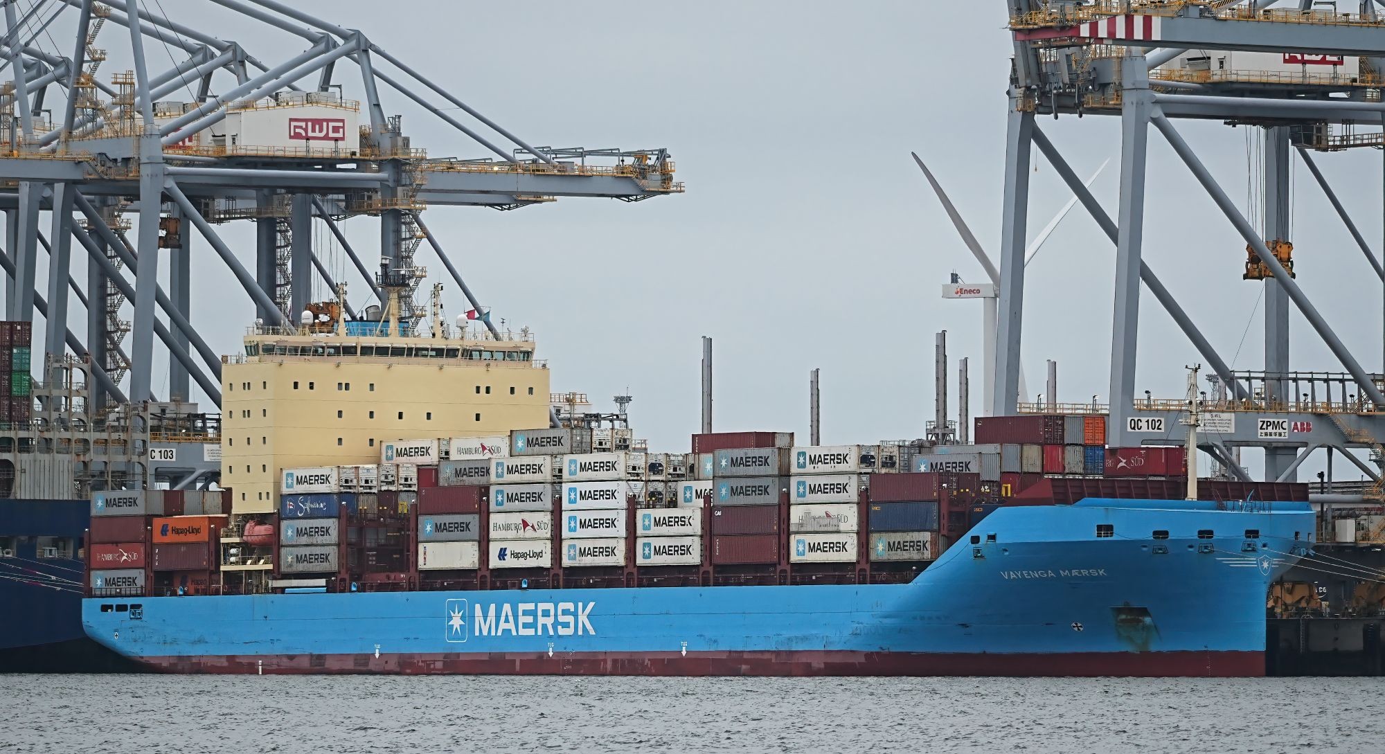 Thames Departure: VAYENGA MAERSK