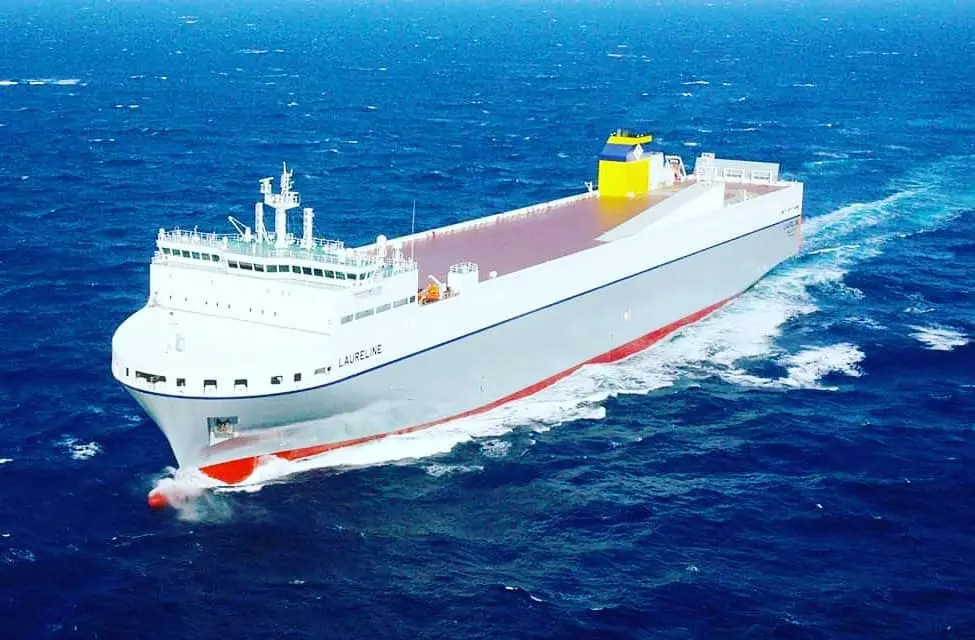  Irish Sea - LAURELINE            transiting Irish Sea off Wales