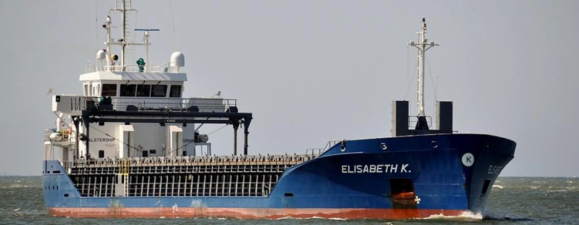 Transit: ELISABETH K entering English South Coast at The Dover Strait