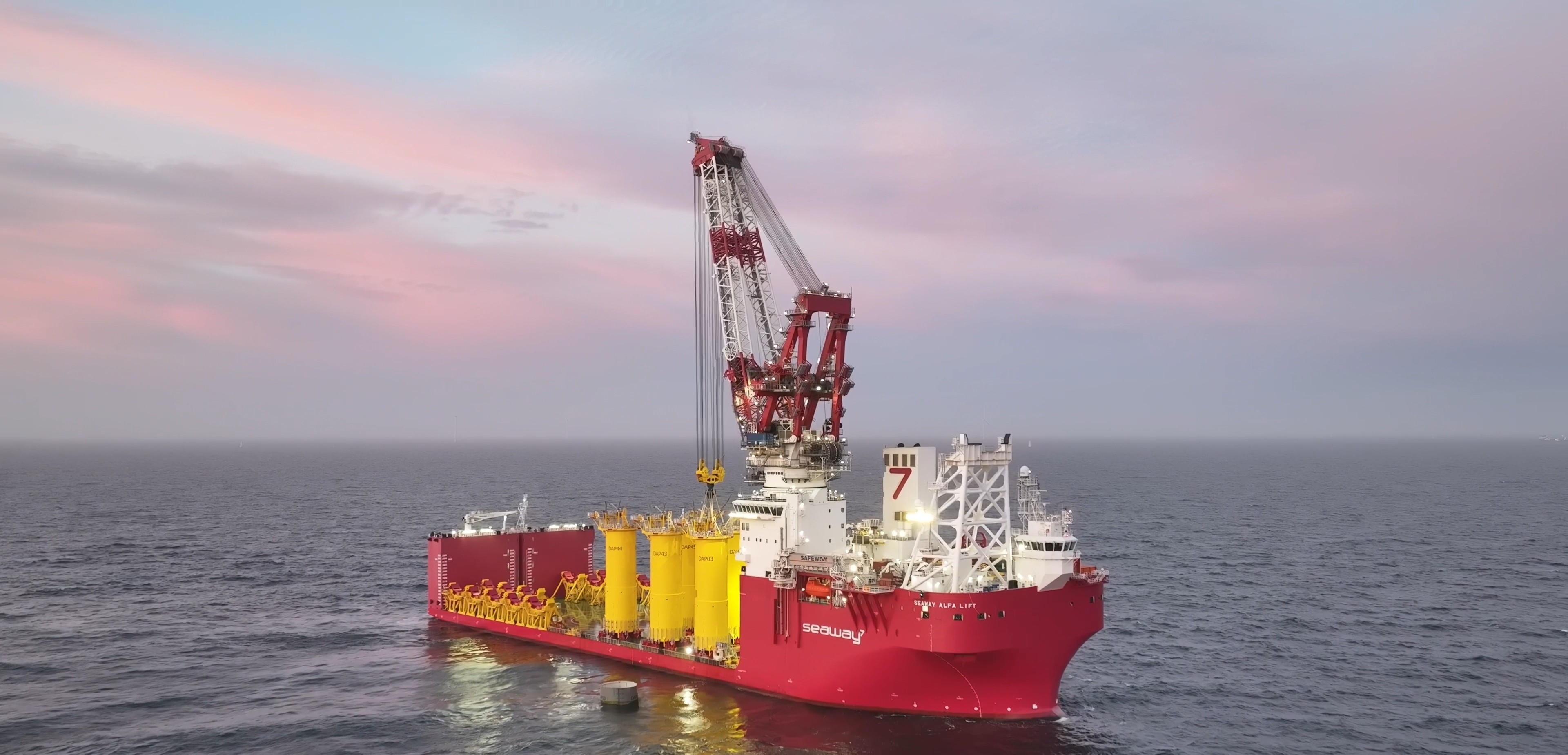  Scottish East Coast - SEAWAY ALFA LIFT transiting Aberdeenshire Coast