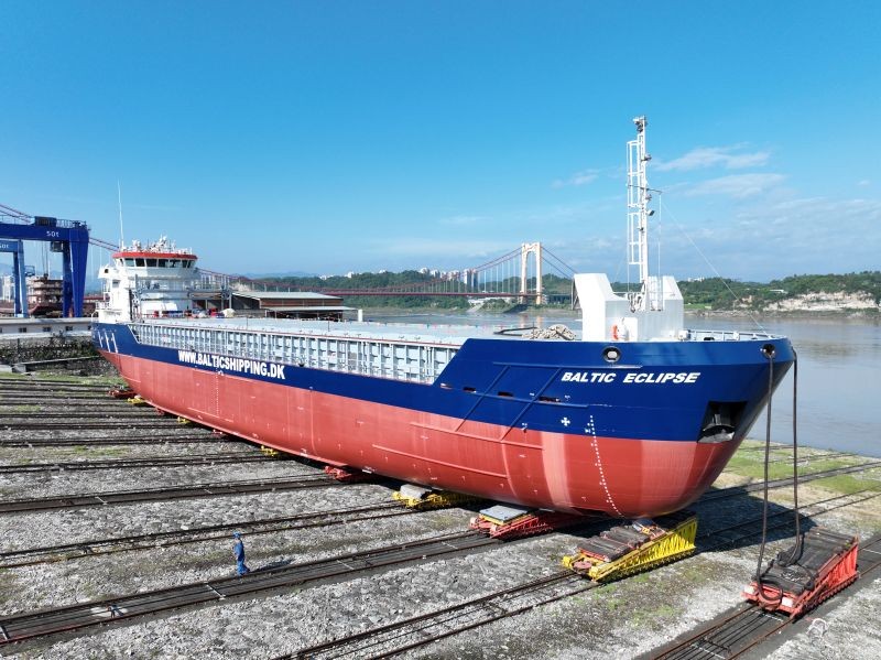 Humber Departure: BALTIC ECLIPSE      