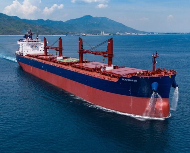 Cork Harbour Arrival: SEAHUNTER           