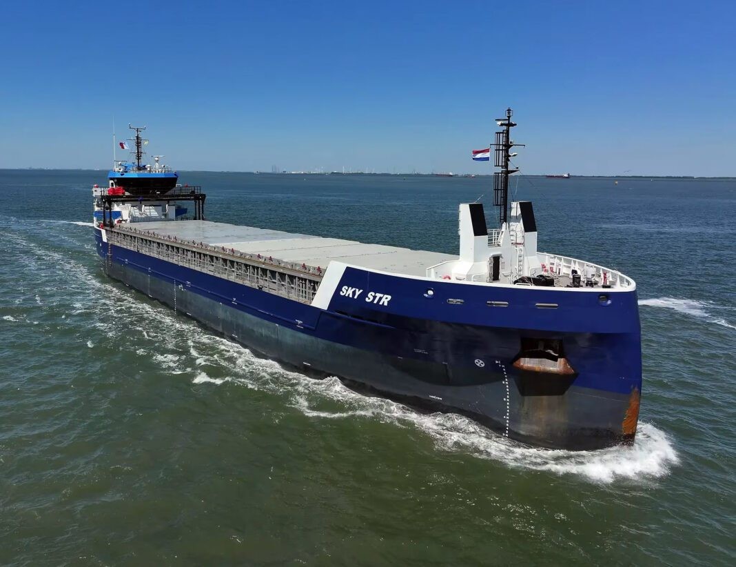  Irish Sea - SKY STR              transiting Irish Sea off Wales