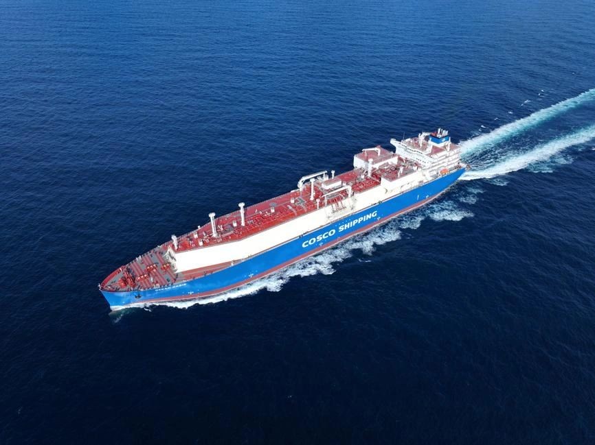 Transit: OCEAN OASIS entering English South Coast at The Dover Strait