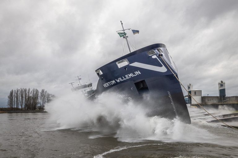Transit: VERTOM WILLEMIJN     entering English South Coast at The Dover Strait