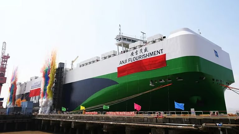 Thames Arrival: ANJI FLOURISHMENT   