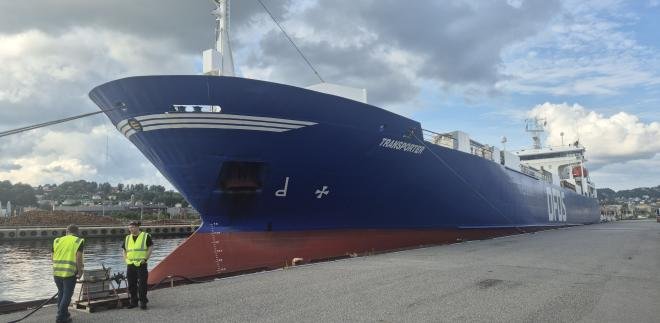 Humber Arrival: TRANSPORTER