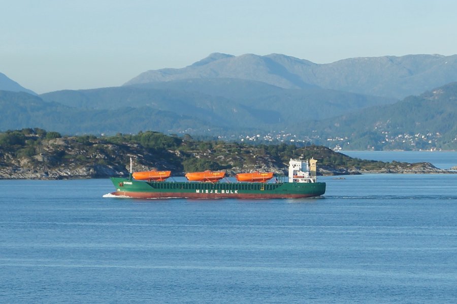 Transit: SUNMI                entering English South Coast at The Dover Strait