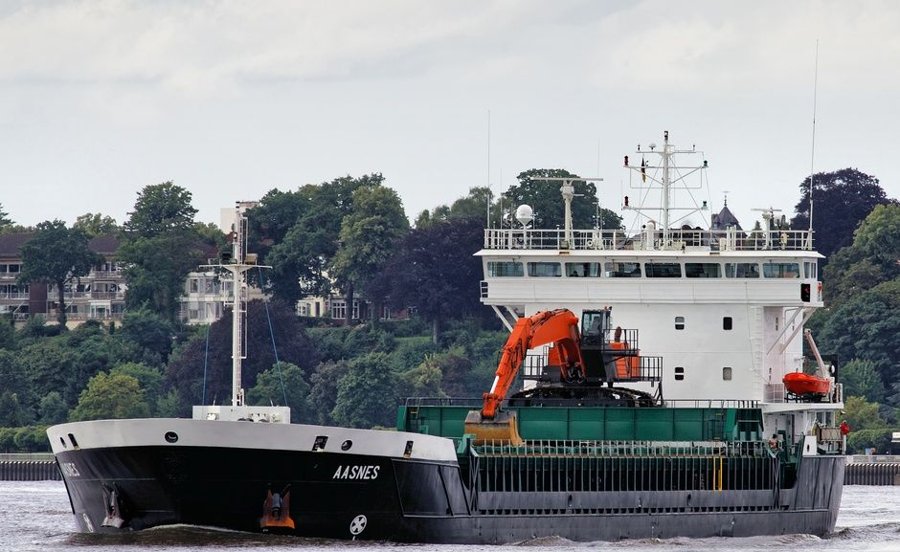  Irish Sea - AASNES               transiting Irish Sea off Dublin