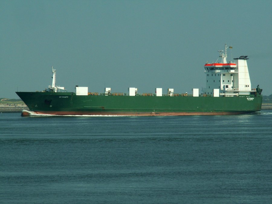  Scottish East Coast - HELLIAR              transiting Dornoch Firth Coast