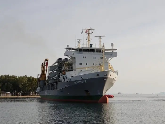 Transit: ANNEMIEKE entering English South Coast at The Dover Strait