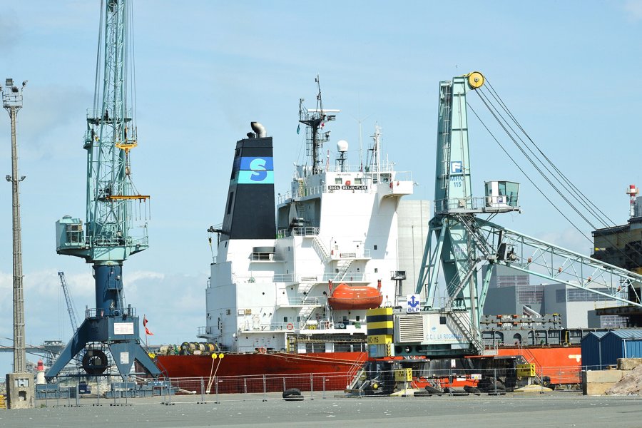 Photograph of the General Cargo Ship (Open Hatch / Gantry Crane): SAGA BEIJA-FLOR      (IMO: 9160798). Documented in UK and Regional Shipping Movements.