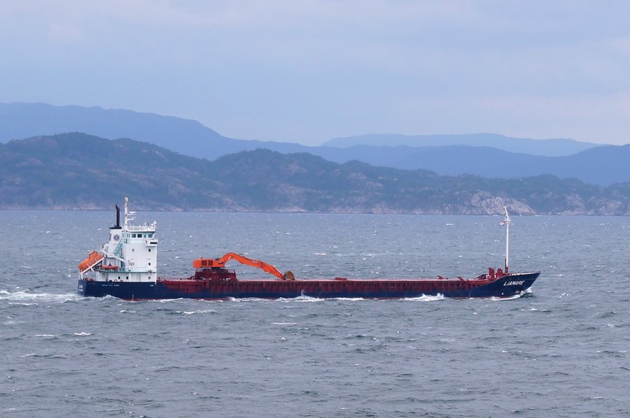 Transit: LIAMARE              entering English South Coast at The Dover Strait