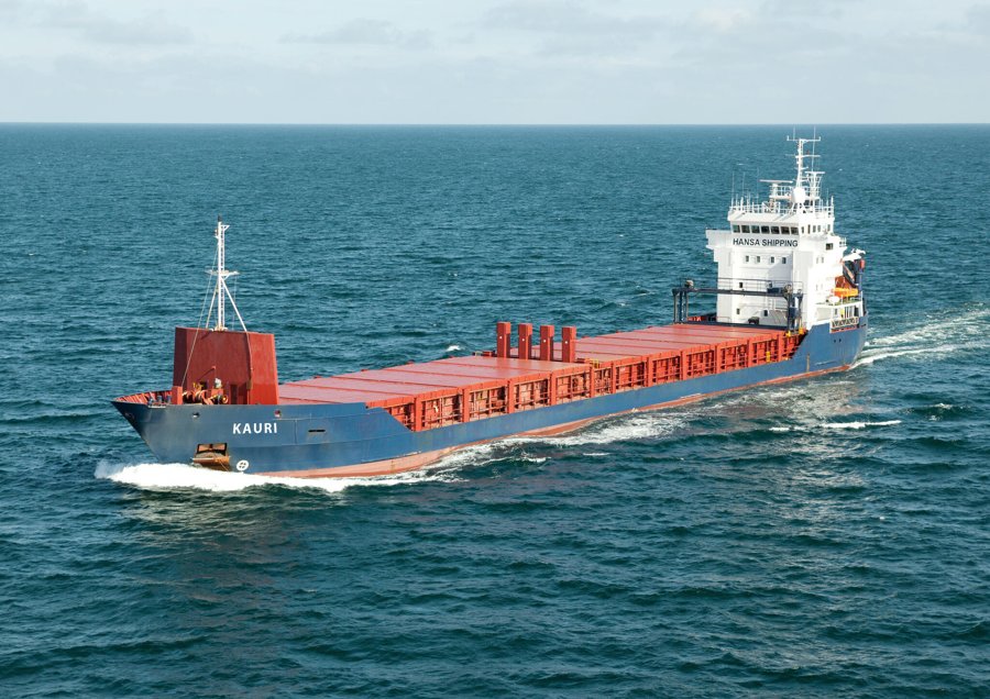 Transit: KAURI entering English South Coast at The Dover Strait