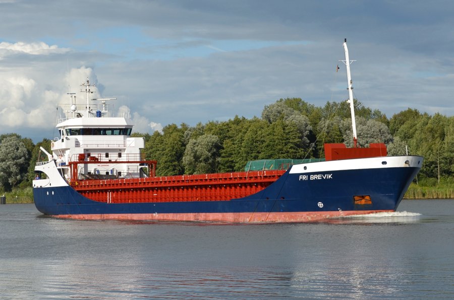  Irish Sea - FRI BREVIK transiting Irish Sea West of Man