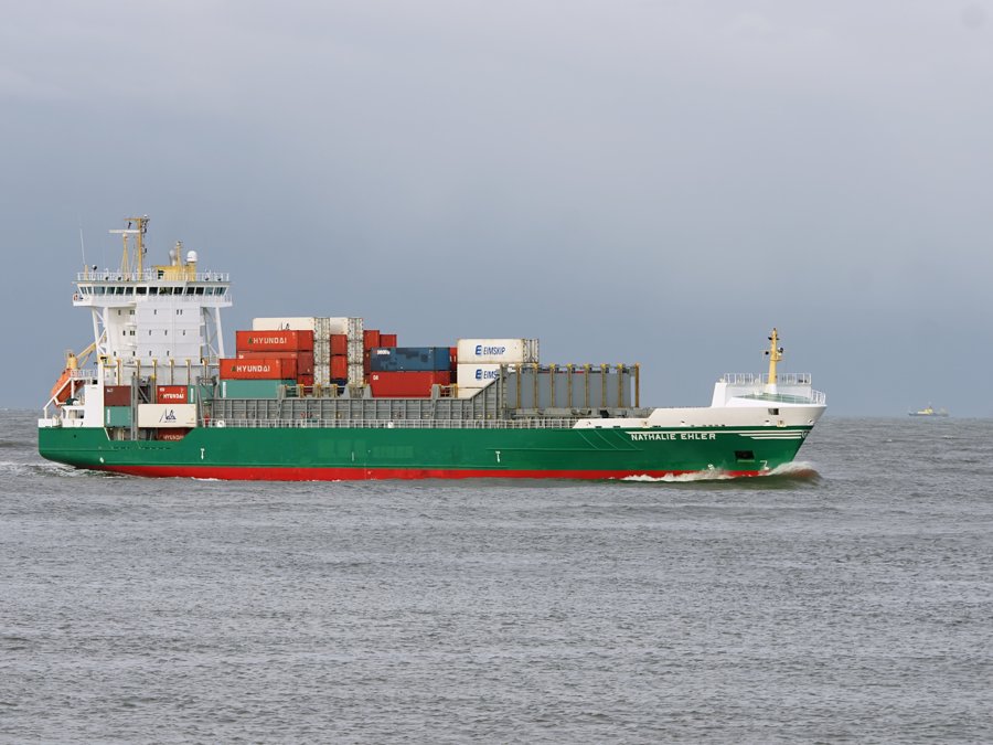  Irish Sea - AMELIE BORCHARD transiting Irish Sea off Dublin