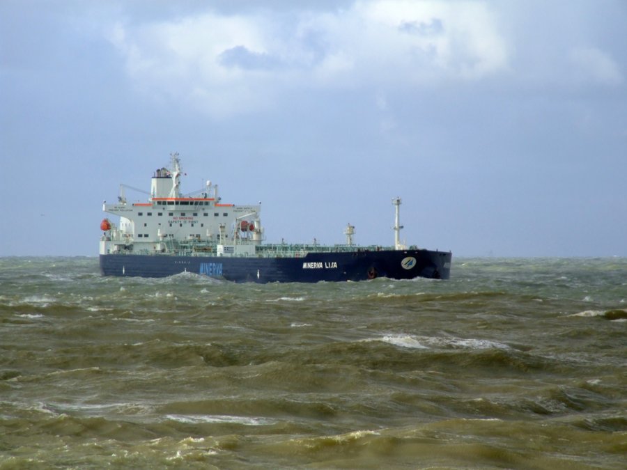 Transit: LUNA PELAGOS         entering English South Coast at The Dover Strait