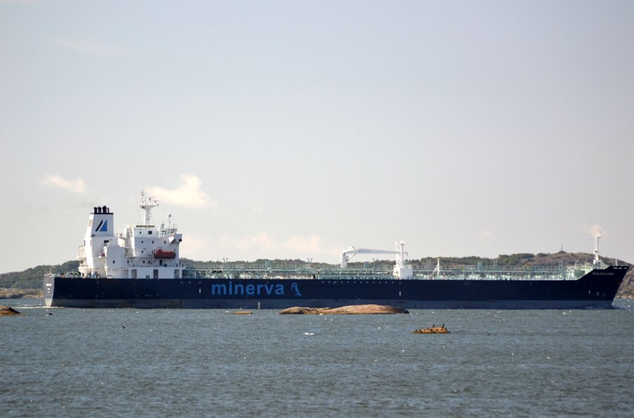  Irish Sea - MINERVA ANNA         transiting Irish Sea off Dublin