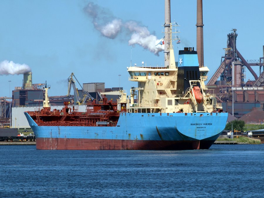 Transit: STEN PONTOS          entering English South Coast at The Dover Strait