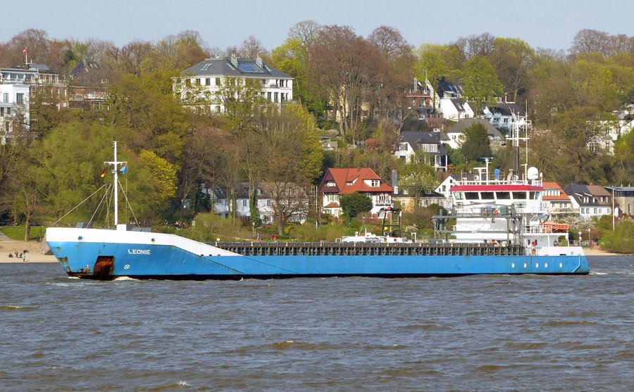 Transit: LEONIE               entering English South Coast at The Dover Strait