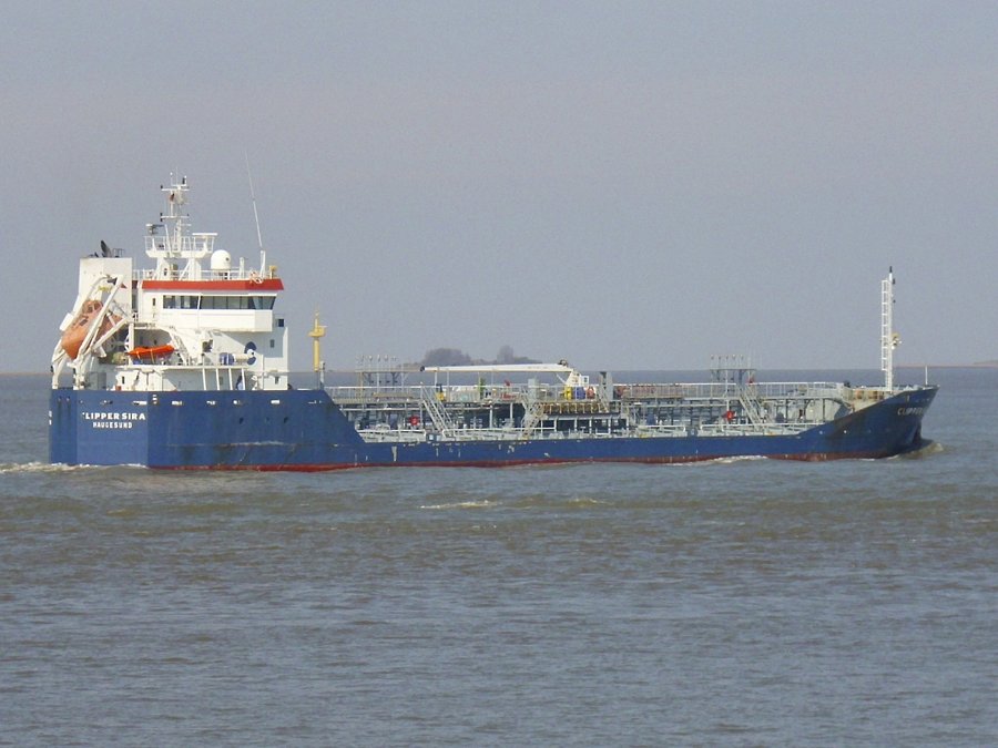 Transit: NORDIC SIRA entering English South Coast at The Dover Strait
