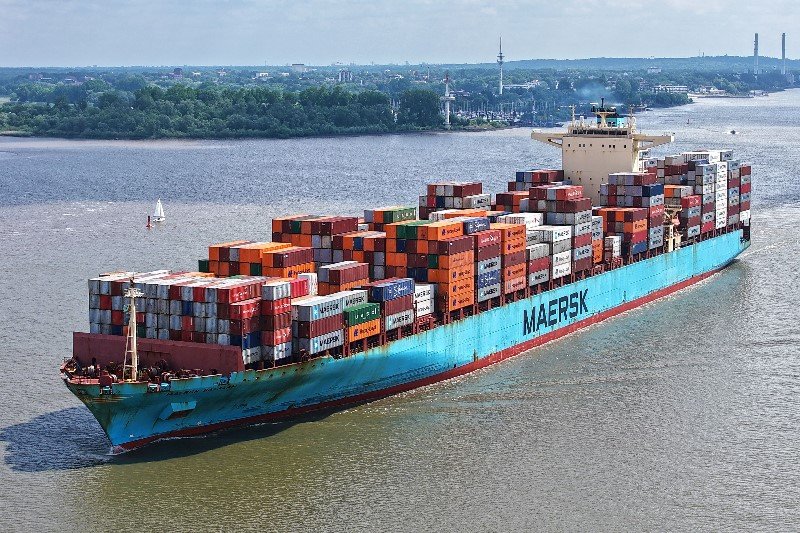 Transit: MAERSK SALALAH       entering English South Coast at The Dover Strait